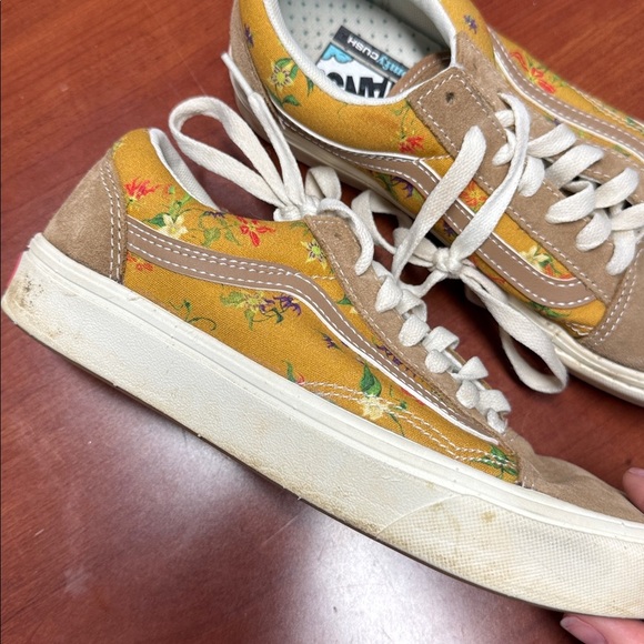 Vans size 7.5 // 092601 - Picture 2 of 3